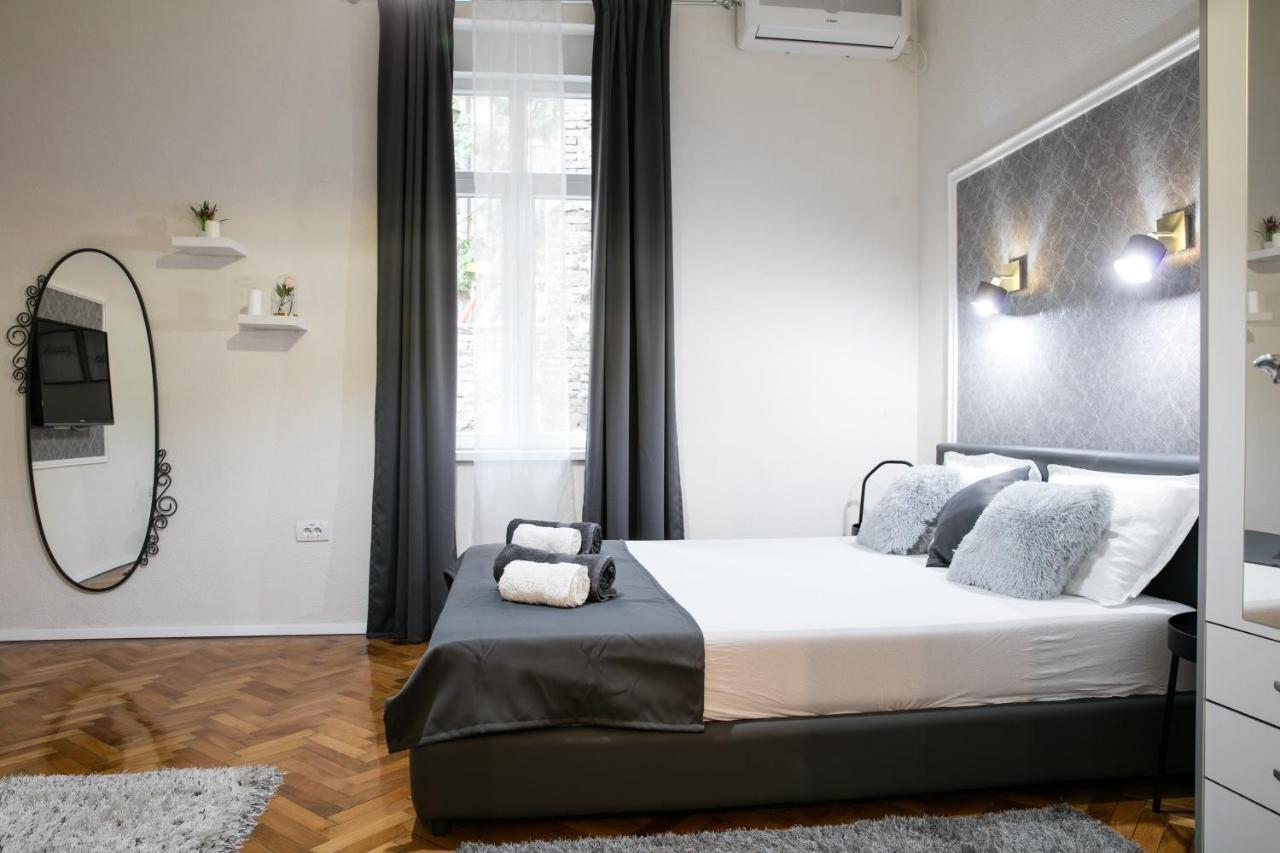 Natalie'S Place Belgrade Luaran gambar