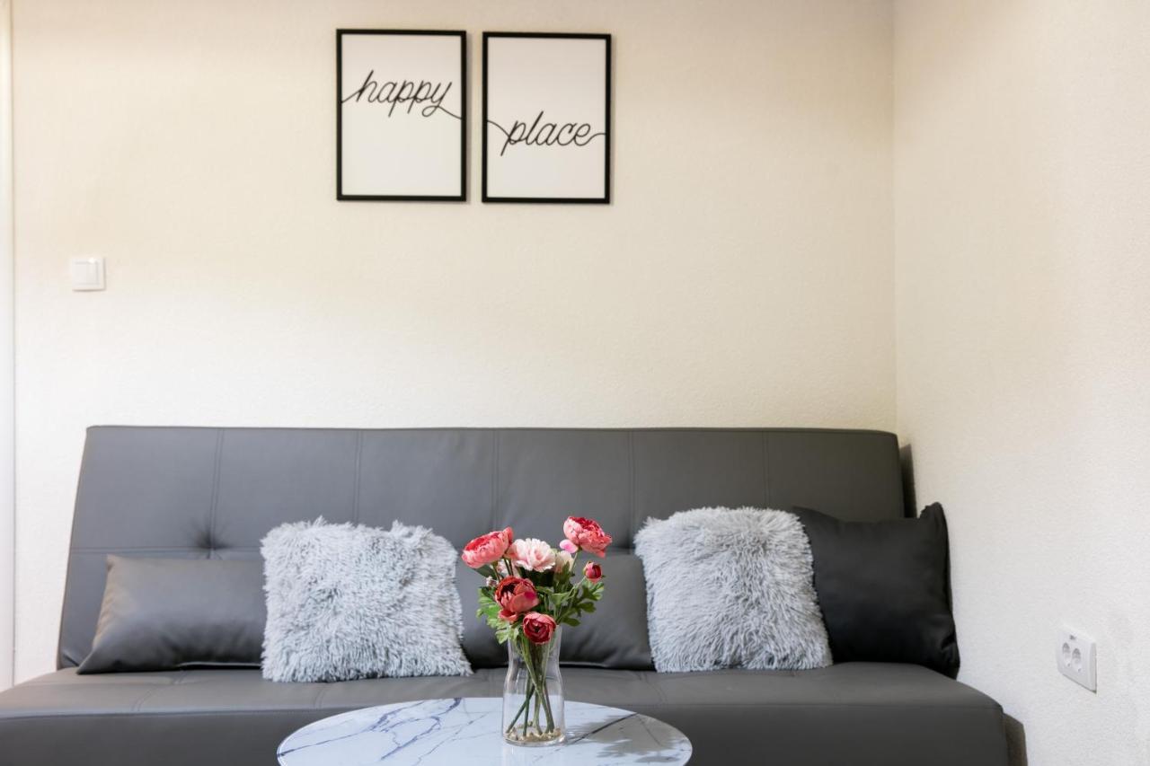Natalie'S Place Belgrade Luaran gambar